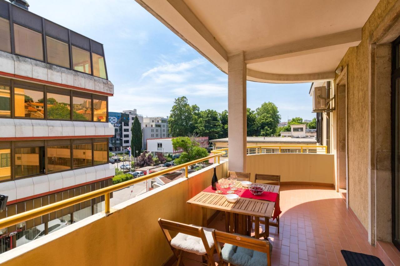Cubo Apartment พูลา ภายนอก รูปภาพ